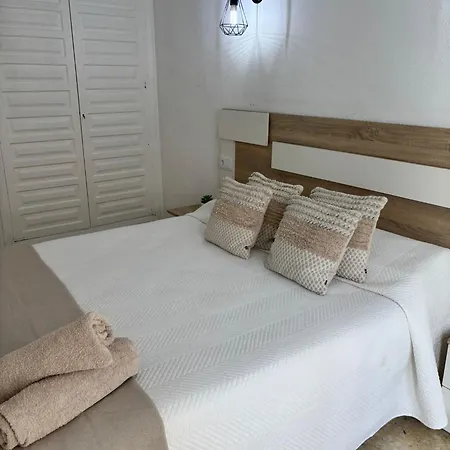 Diyi House Апартаменти *