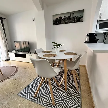 Diyi House *