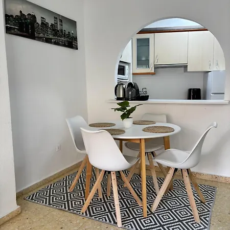 Diyi House Апартаменти *